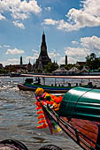 Bangkok Wat Arun - Approaching the temple from the Chao Praya River.